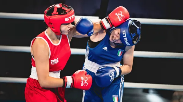 Aza Rebol Hodžič (levo) je bila v kategoriji do 64 kg  po splošnem 
mnenju v polfinalu oškodovana za zmago proti italijanski borki.