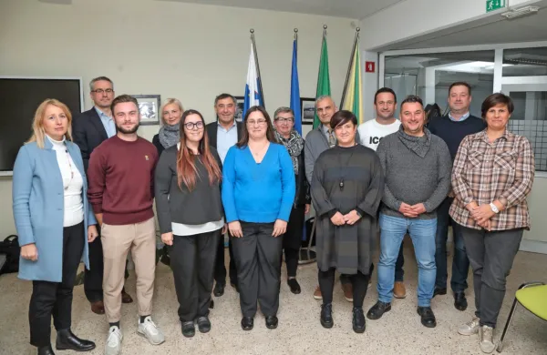 Ankaranskih občinskih svetnikov je 13 in prav vsi so pomemben 
člen odločanja o zadevah, ki jih svetnikom predlaga občinska 
uprava z županom vred. 