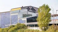 Stečajni upravitelj je na dražbi prodal kompleks Martex, a imena 
kupca še ne razkrivajo, saj mora dati soglasje še stečajno sodišče. 
Nezakoniti odpadki so še tam,  zanje mora poskrbeti stečajni 
upravitelj. 