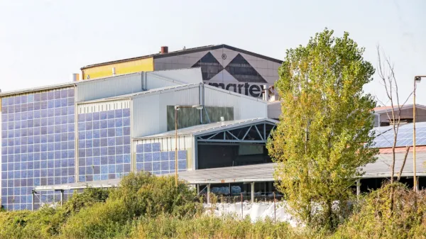 Stečajni upravitelj je na dražbi prodal kompleks Martex, a imena 
kupca še ne razkrivajo, saj mora dati soglasje še stečajno sodišče. 
Nezakoniti odpadki so še tam,  zanje mora poskrbeti stečajni 
upravitelj. 