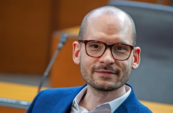 Dr. Matej Tašner Vatovec vodi poslansko skupino Levica.