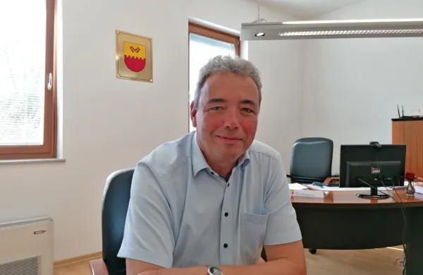  Tretja faza urejanja šole v Mirnu bo zahtevna, stala bo tri milijone, 
pravi župan Mauricij Humar.