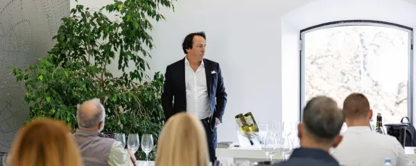 Marjan Simčič je imel na festivalu Top vino razprodano delavnico, včeraj pa je zaokrožila vest, da mu je Gambero Rosso spet 
namenil tri kupe (Tre Bicchieri). Za svoja vina so jih dobile še   briške kleti Jakončič, Noüe Marinič in Zanut. 