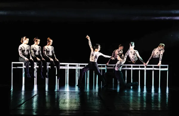 Novo sezono v SNG Nova Gorica  odpira nocojšnja premiera plesne 
predstave Distanca. 