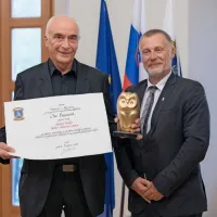 Naziv častni doktor Univerze v Novi Gorici - doctor honoris  causa 
- je rektor Univerze v Novi Gorici  Boštjan Golob podelil ustanovitelju  svetovno znanega podjetja Ivu Boscarolu.