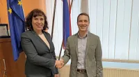 Sodelovanje, ki sta ga županja Alenka Štrucl Dovgan in podžupan 
Mario Benkoč sklenila že po prvem krogu županskih volitev, je 
očitno postalo trn v peti opozicijskim svetnikom.