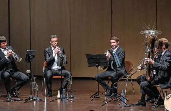 Kvintet sestavljajo Franc Kosem in Jure Gradišnik kot trobentača, 
Jože Rošer kot hornist, Žan Tkalec pozavnist, Jernej Oberžan pa 
kot tubist.