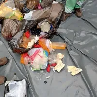 Razlikovati je treba med plastičnim odpadkom in embalažo