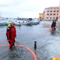 “Ni se še zgodilo, da bi ob takšni poplavi Tartinijev trg ostal suh” (FOTO+VIDEO)