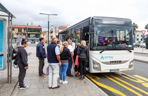 Ko se pokvari večji avtobus in ga morajo nadomestiti z manjšim,  nastaja največ težav.    