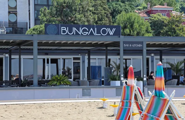 Restavracija Bungalow je delovala pet let, od konca septembra pa 
je predčasno in dokončno zaprla vrata. 