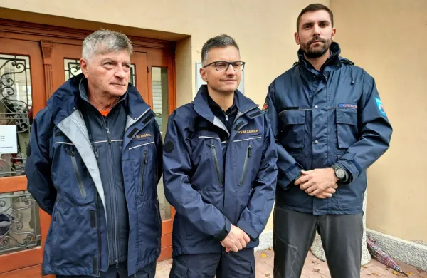 Z leve Rudi Medved, Marjan Šarec in Alen Červ. 