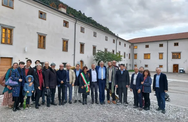 Vipavci so srečanje  članov  združenja Poti Leonarda da Vincija  
postavili prav v čas martinovega, saj jih z Leonardom povezuje  
tudi vino. 