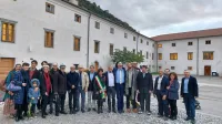 Vipavci so srečanje  članov  združenja Poti Leonarda da Vincija  
postavili prav v čas martinovega, saj jih z Leonardom povezuje  
tudi vino. 