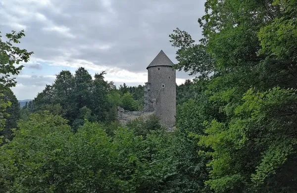Po zaključeni celoviti prenovi bo Ravbarjev stolp ponujal kakovostno interpretacijo dediščine za kulturne, turistične in druge 
namene.  