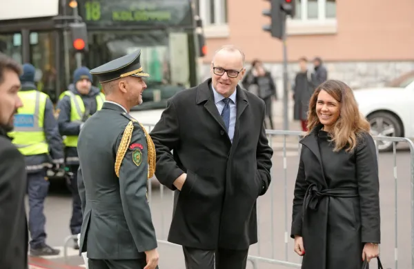 Ula Tomaduz (na fotografiji z generalnim sekretarjem urada predsednice Urošem Krekom) zaradi službenih obveznosti nima časa za 
opravljanje funkcije občinske svetnice. 