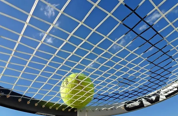 Finale ATP v Torinu: Italijan Sinner je presenetil Srba Đokovića
