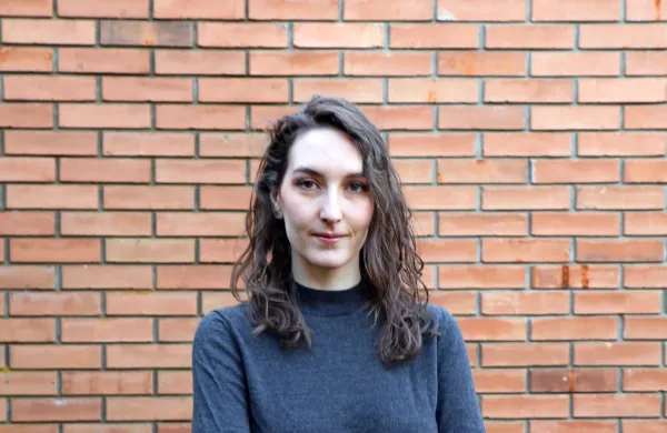 Karin Šmid je magistrirala iz umetnostne zgodovine, sedaj pa na  
ZRS Koper pripravlja doktorat.