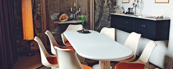 Jedilnica, ki očitno ni bila nikoli namenjena obedovanju.