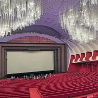 Glavna dvorana v operni hi&scaron;i Regio, kjer ni ene ravne stene.