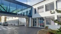 Več kot polovica od 1400 pacientov upokojene zdravnice je 
trenutno vodena v ambulanti za neopredeljene paciente. 