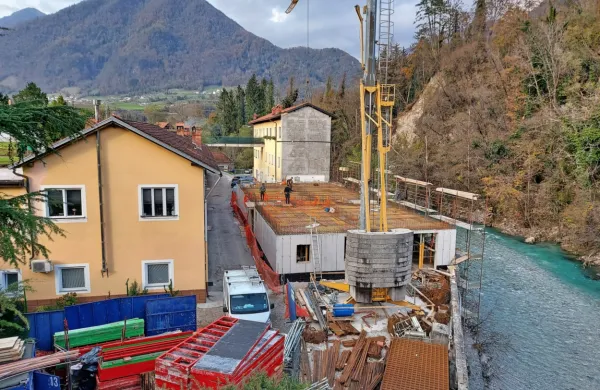 V Zalogu gradijo  stanovanjski blok s sedmimi stanovanji in 
prostori  za depo Tolminskega muzeja. 