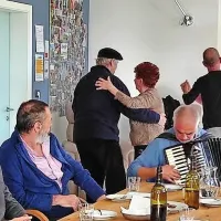 Ob posebnih priložnostih tudi zaplešejo.