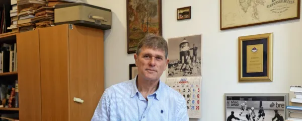 Dr. Tomaž Pavlin se je po karieri vrhunskega hokejista usmeril v 
preučevanje zgodovine športa in njegovih fenomenov.