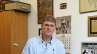 Dr. Tomaž Pavlin se je po karieri vrhunskega hokejista usmeril v 
preučevanje zgodovine športa in njegovih fenomenov.