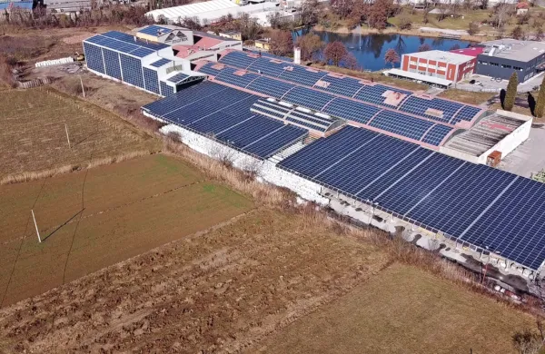 Čeprav nihče še ne razkriva, kdo je kupil kompleks Martexa in ali 
je bila kupnina plačana, pa del že prodajajo naprej. Nezakonito 
odložene odpadke pa bo pregledal sodni izvedenec. 