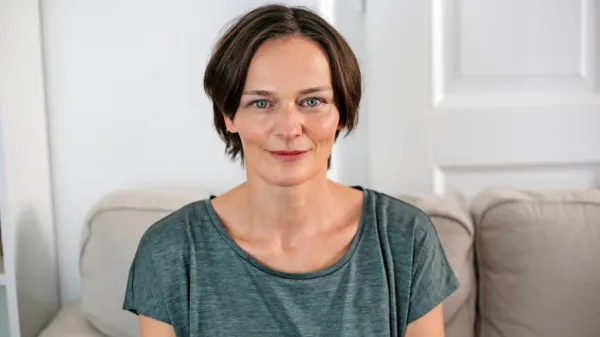 Katarina Cerar Bajde je učiteljica čuječnosti in predsednica 
Društva za razvijanje čuječnosti.