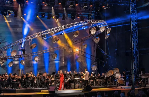  Na RTVS delujejo Simfonični orkester, Big Band, Otroški in 
Mladinski pevski zbor. 