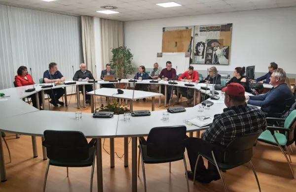 Večina divaških občinskih svetnikov meni, da Občina Divača ne 
potrebuje poklicnega podžupana.
