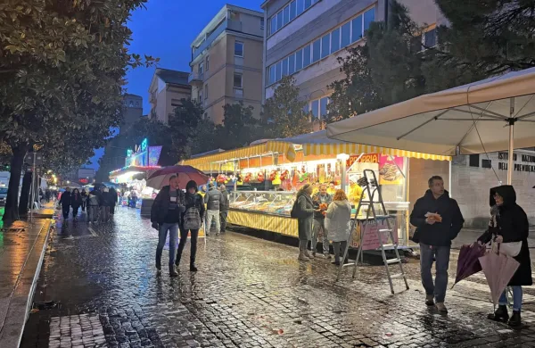 Zabavne vožnje in vonj po friteli