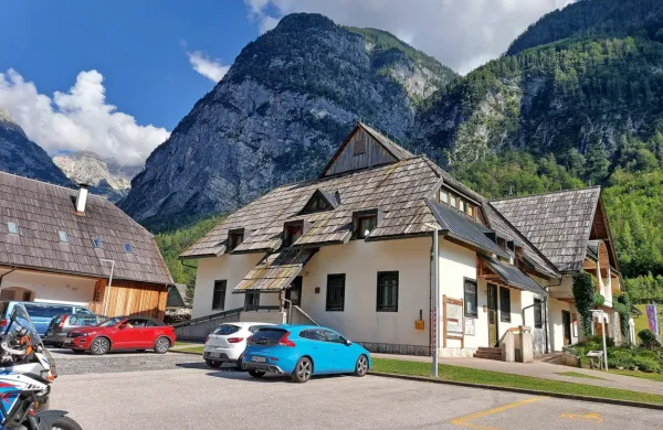 Pri info centru TNP nameravajo postaviti spomenik trentarskim 
vodnikom.