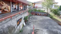 Okolica trgovine na Markovcu ne zbuja občutka varnosti in urejenosti. 