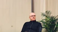  Aleksandar Hemon  vzporedno z literarno ustvarja tudi glasbeno 
kariero pod imenom Cielo Hemon Project. V ponedeljek je  v 
ljubljanskem lokalu Pritličje didžejal.