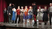 Vseh 13 igralcev v  Kažinu si je zaslužilo bučen aplavz publike, ki je že trikrat napolnila neprimerno, a veliko 
rudniško dvorano.