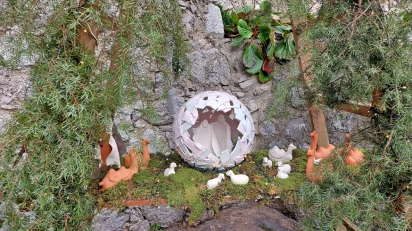 Jaslica na vhodu v Štanjel