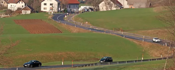 Ko polja, gozdovi, sadovnjaki ...  počivajo in celo ob cestah ne raste prevel, je čas za premislek oziroma za upor strupenemu 
glifosatu in hrani, proizvedeni z novimi genomskimi tehnologijami.