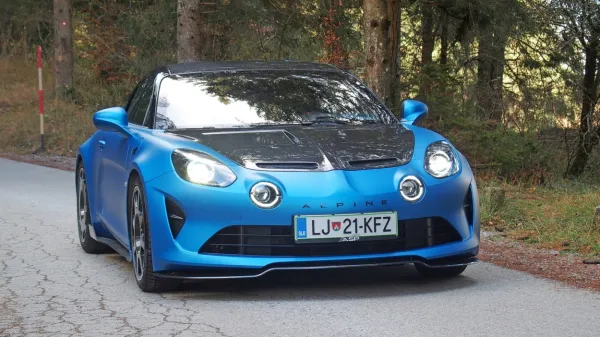 To je avto za tiste prave puriste, ki imajo tudi dovolj debelo 
denarnico.