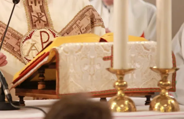 S praznikom se katoliki  spominjajo prihoda kraljevih odposlancev, 
ki so prišli v Betlehem preverit, ali se je na božič res rodil Jezus 
Kristus.