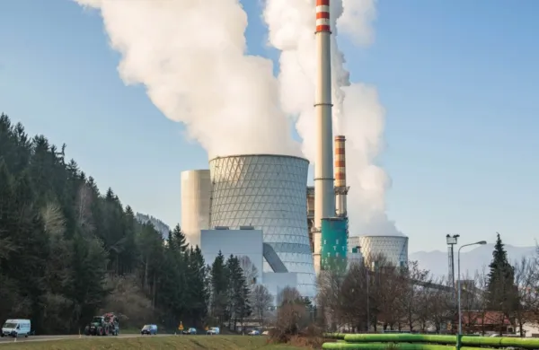 Zaposleni so dalj časa iz odsluženih blokov Termoelektrarne 
Šoštanj kradli baker.