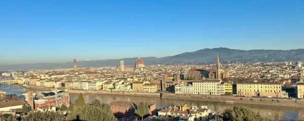 Firence, arhitekturni biser z neskončno umetnostnimi zakladi v 
galerijah in muzejih.