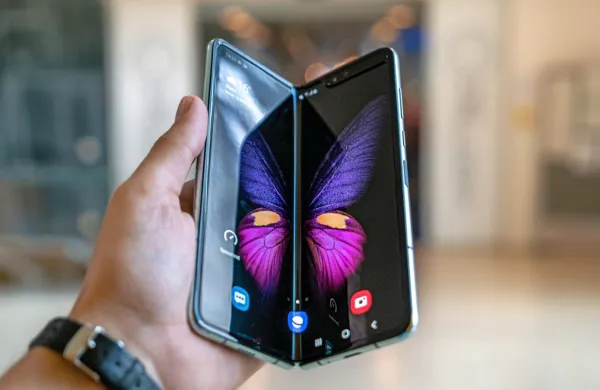 Samsung je tudi lani obdržal prvo mesto med  mobilniki z operacijskim sistemom Android.