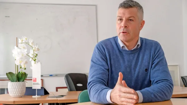 “Želim si, da ljudje na volitvah ne bi odločali le, kdo bo antipod 
politike, ki je ne želimo, ampak kdo bo povezal različnosti v družbi 
in izvajal politike, odprte v prihodnost,” pravi Matjaž Nemec.