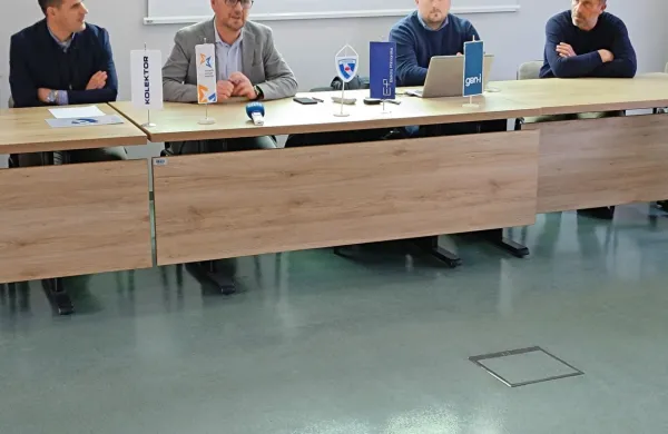 Novoletne poglede ND Gorica so predstavili (z leve): novi športni 
direktor Zoran Ljubinković, predsednik Uroš Blažica, direktor 
Admir Kršić in trener članske ekipe Miran Srebrnič.  