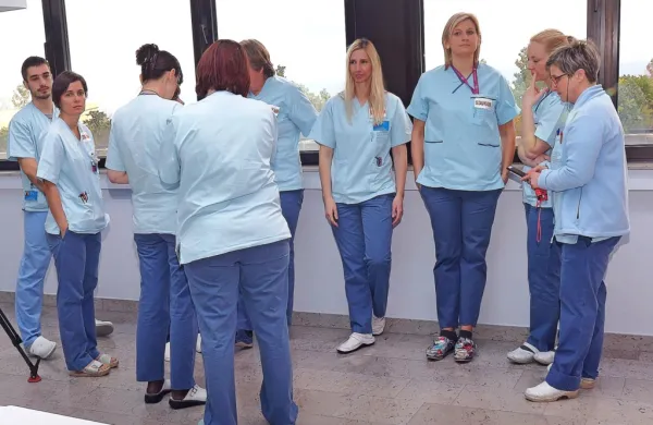 Bodo kmalu zaradi še bistveno slabših plač in plačnih nesorazmerij začele stavkati še medicinske sestre, zdaj ogorčene, da 
Fides svojo stavko opravičuje, češ da stavka tudi zanje?