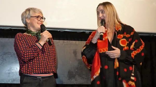 Maja Weiss (desno) je o filmu spregovorila z Matejo Zorn. 