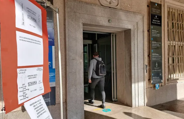 Stavko so napovedali tudi na upravni enoti v Novi Gorici.